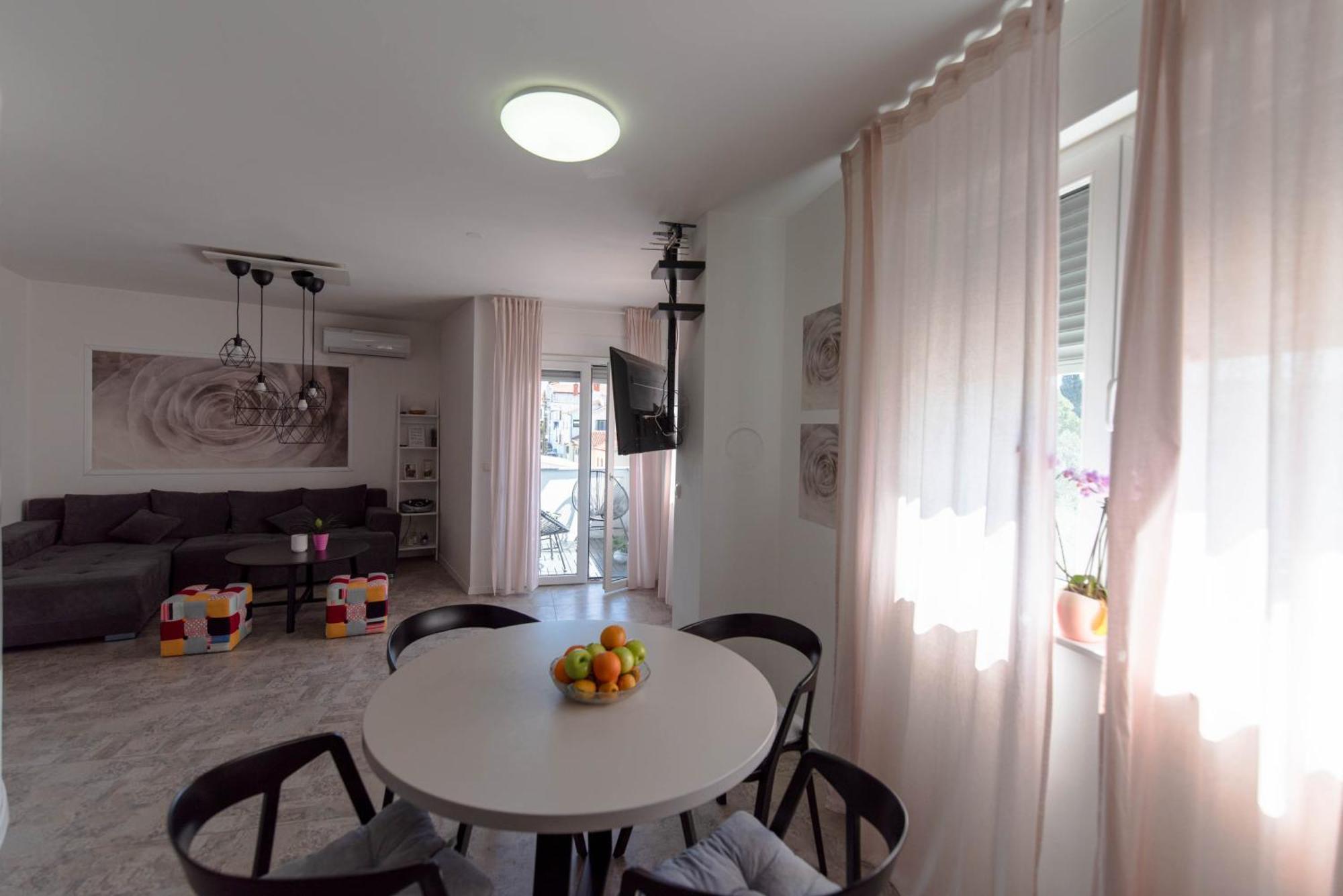 Sunshine Apartament *