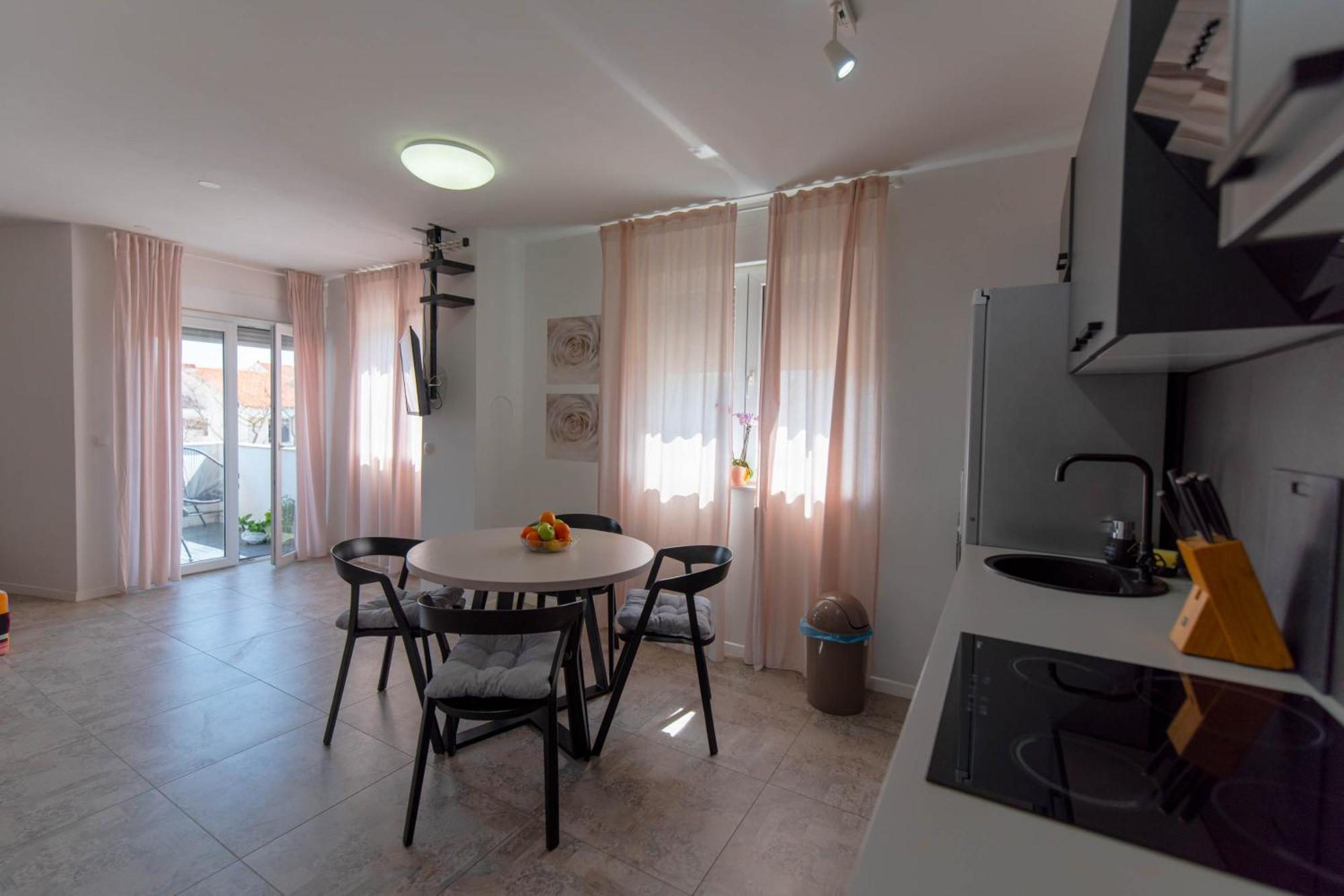 Sunshine Apartament *